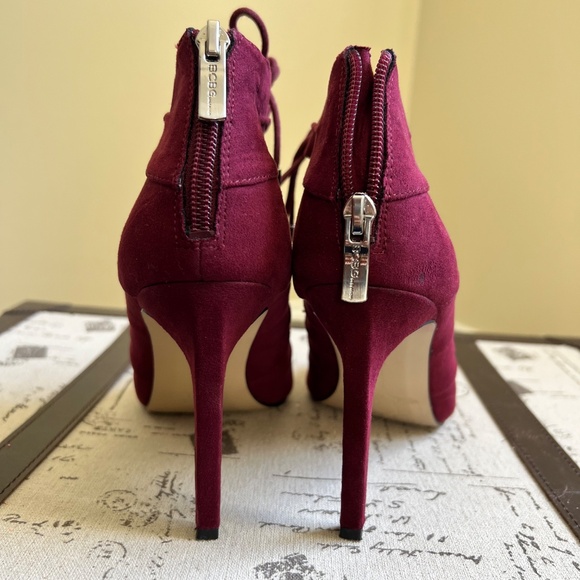 BCBGeneration Lace front peep toe Booties - Picture 3 of 6